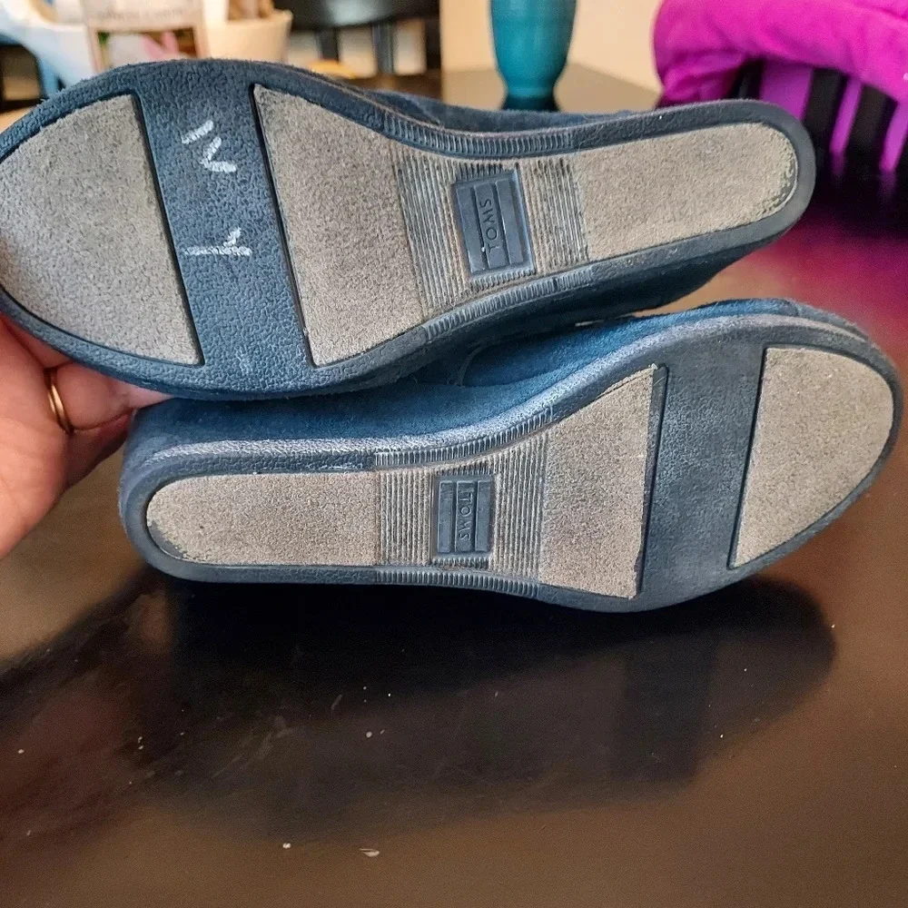 Toms Desert Suede Wedge Booties Size 6.5